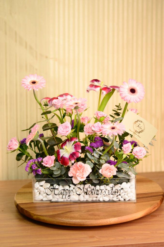 pink acrylic tray
