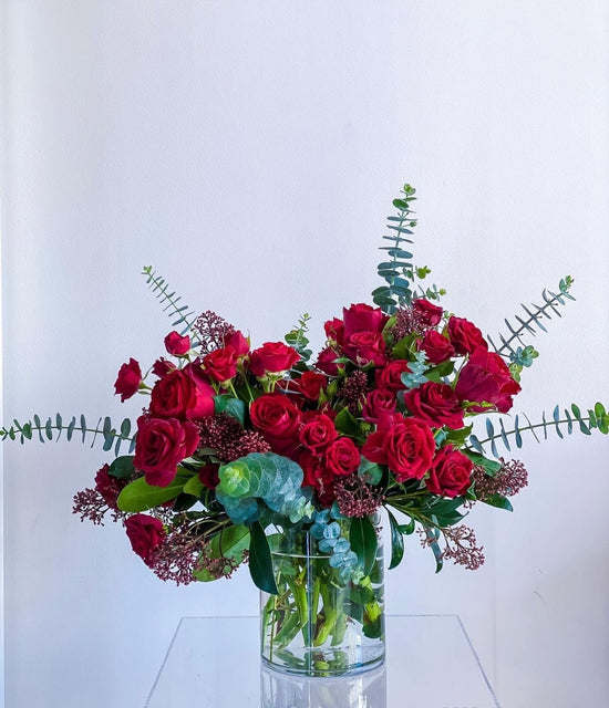 Red rose flowers Vase