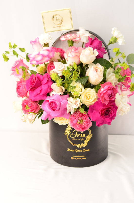 Pink and white flowers box