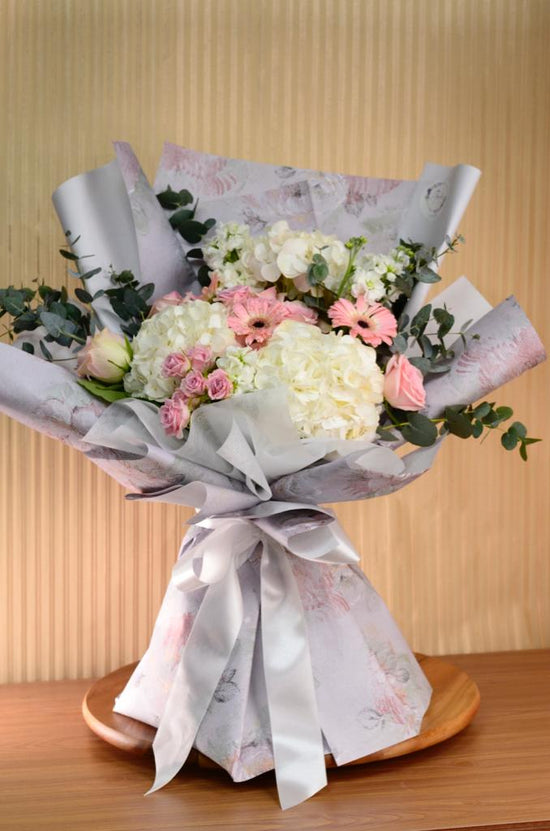 Pink and white luxury bouquet