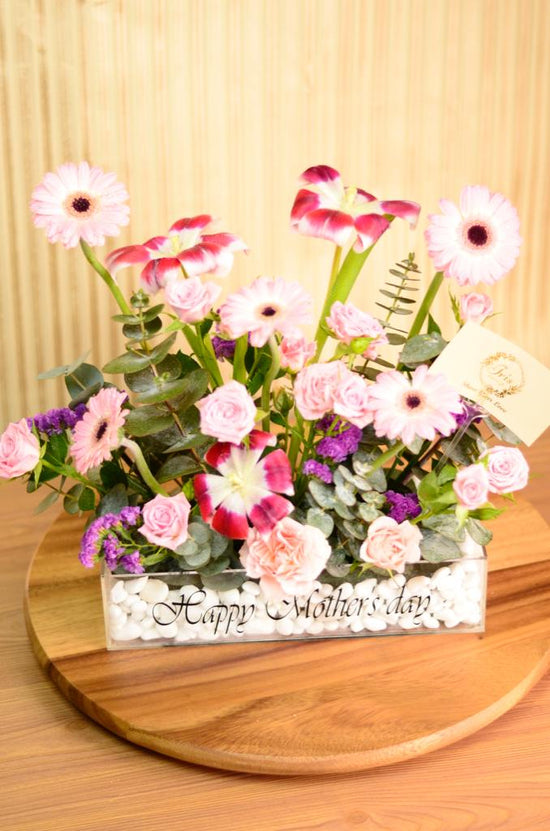 pink acrylic tray