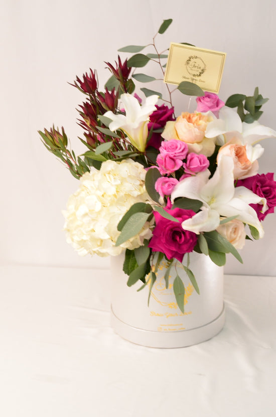 White and pink flowers box